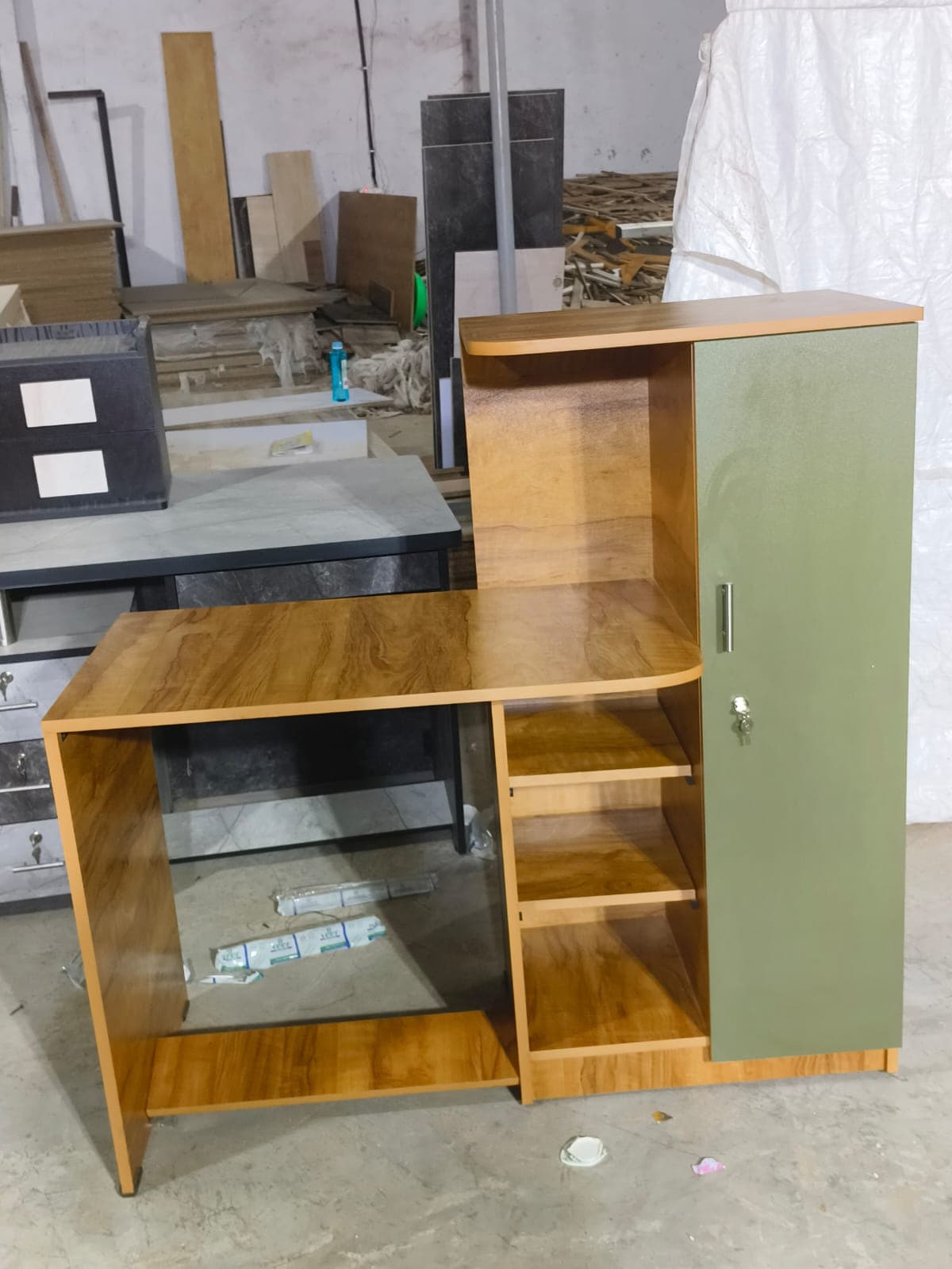 Green & golden coach wood