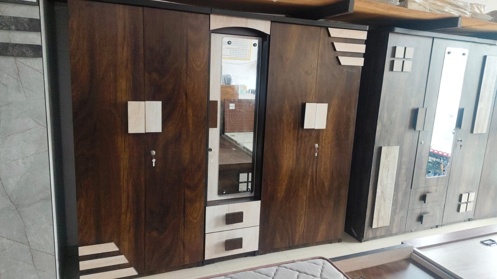 Dark & light  jungle wood