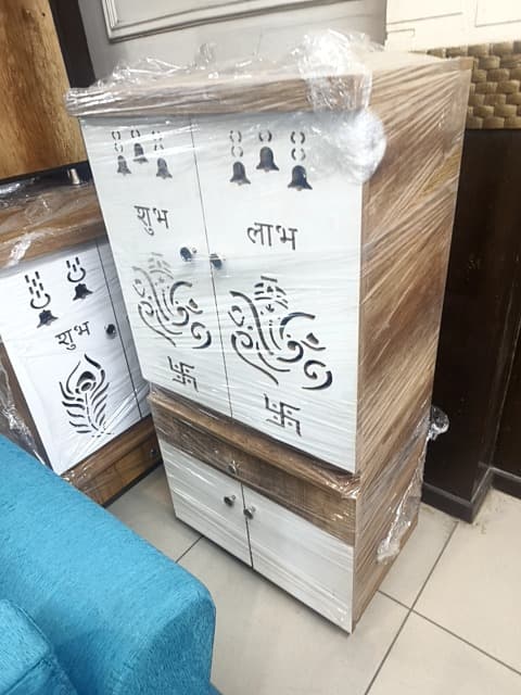 Temple 48/16/24. Uv door