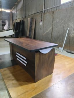 Goderej office table 5x2.5