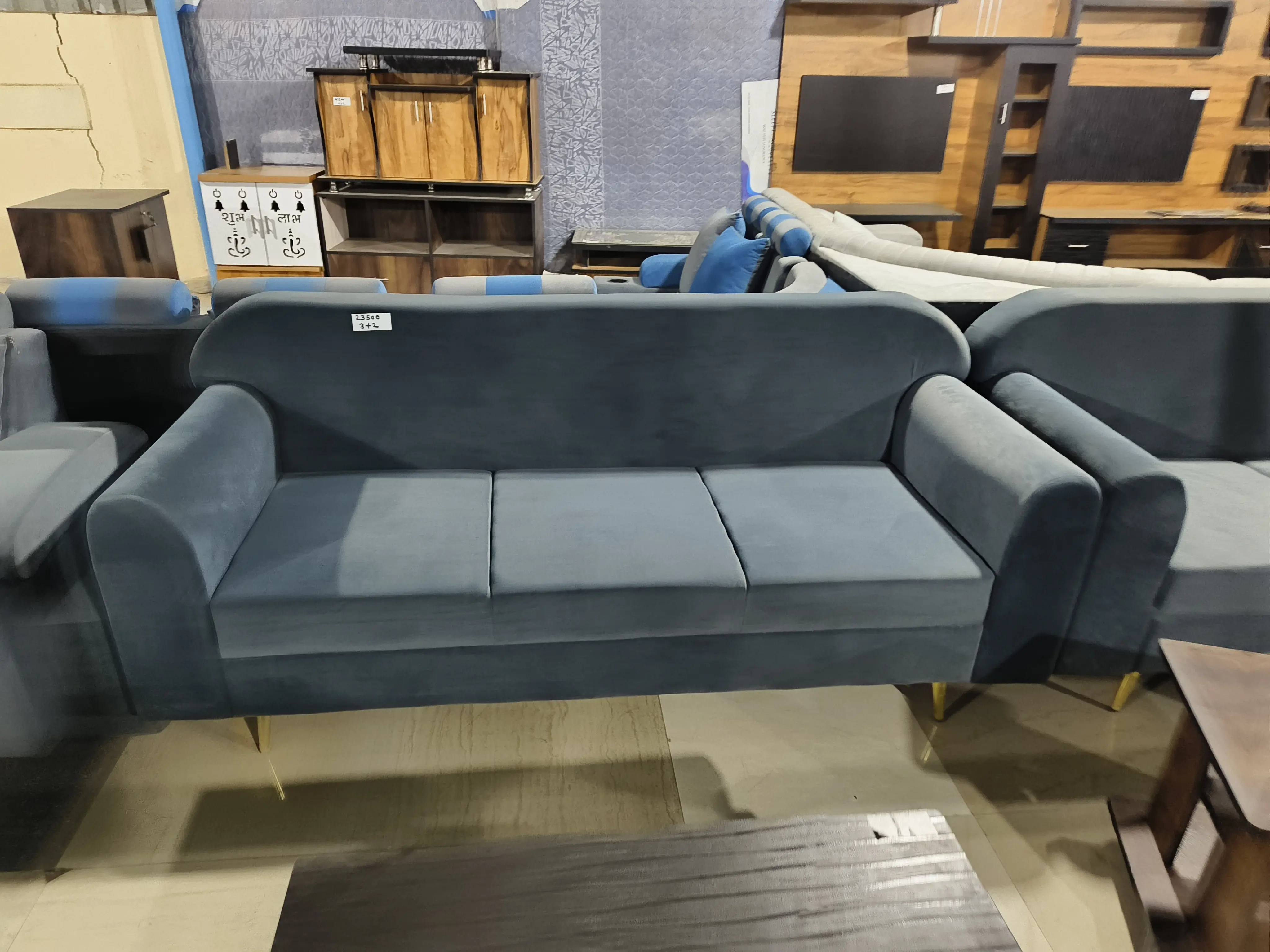 Sofa 3 seater hr 4inch foam