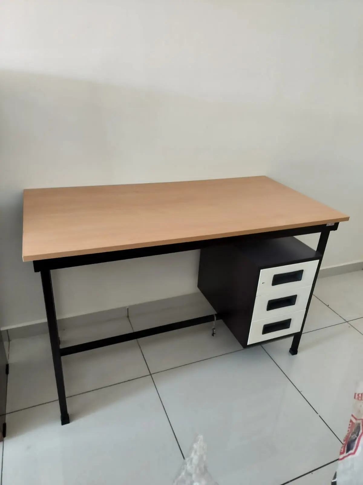 Metal office table one side