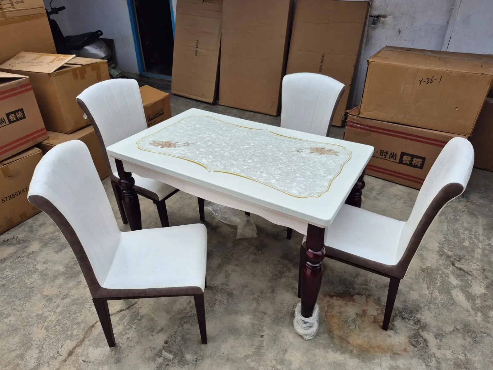 Imp dining table 4 seater wooden deco paint hulbi