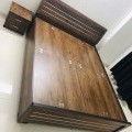 Bed 6x5 and side table