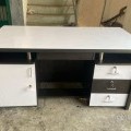Office table 5x2.5ft in Navagam Surat